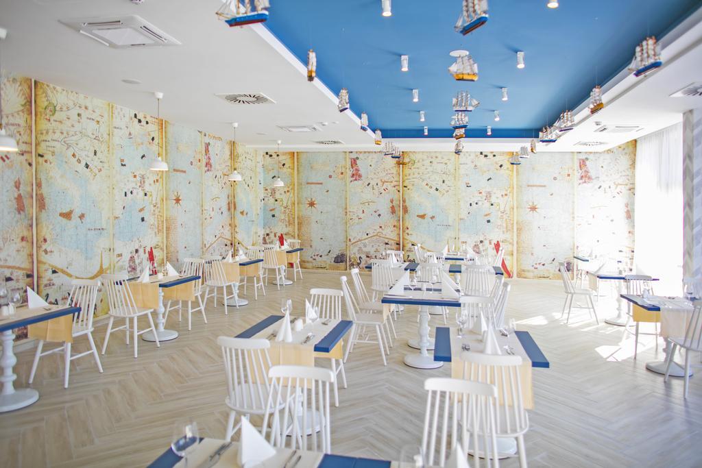 Port 9 Island Family Resort كورتْشولا المظهر الخارجي الصورة
